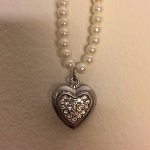 Heart pearl necklace